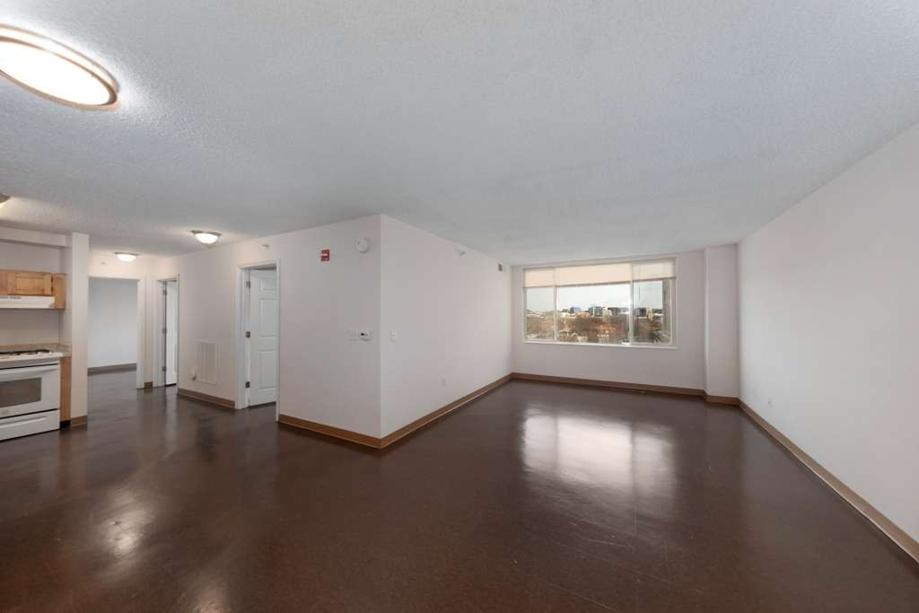 Studio Apartment Gibson Plaza Apartments