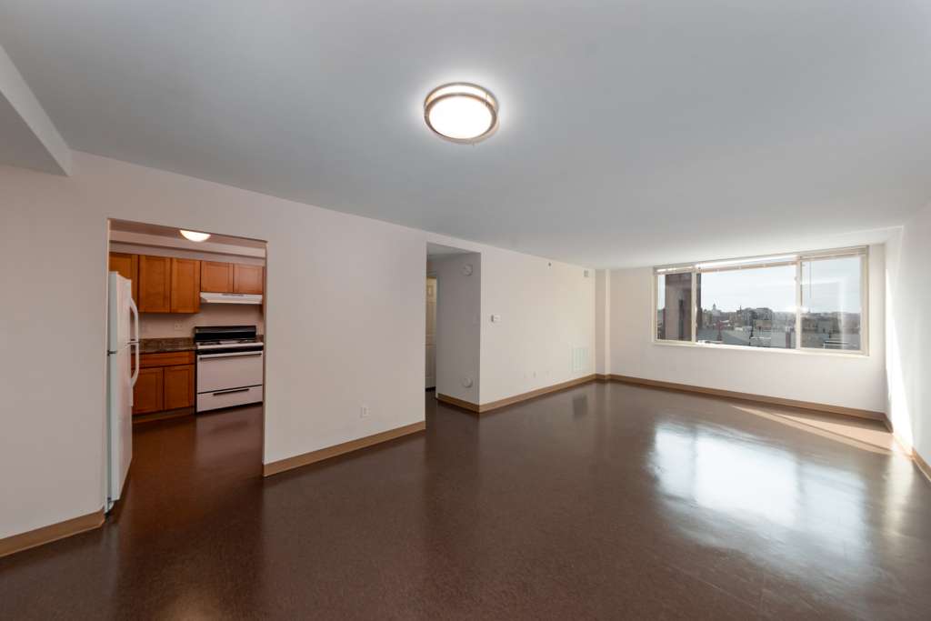 Three Bedroom Apartment Gibson Plaza Apartments